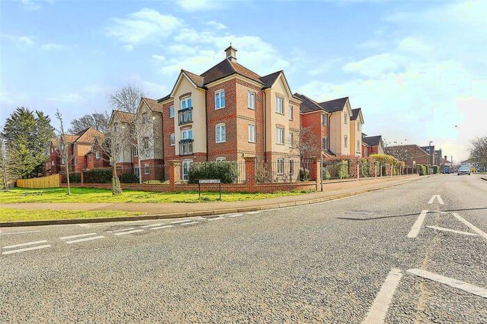 1 Bedroom Apartment To Rent In Oyster Lane, KT14