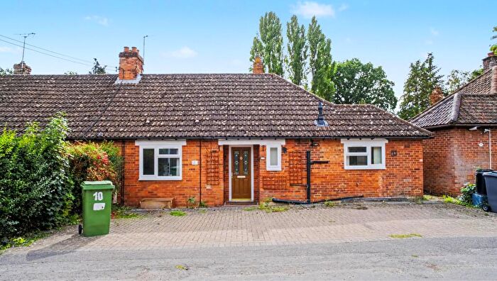 3 Bedroom Semi-Detached House For Sale In Auclum Lane, Burghfield Common, Reading, Berkshire, RG7