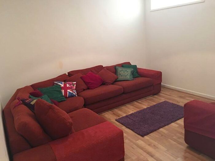 6 Bedroom Semi-Detached House To Rent In Magdalen Road, Oxford, OX4
