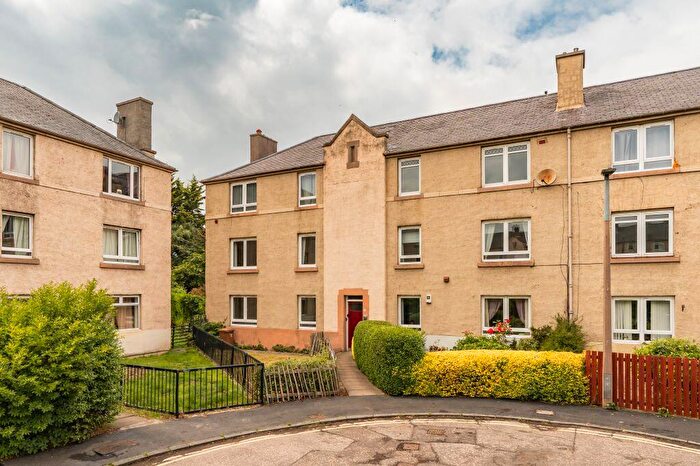 2 Bedroom Flat For Sale In / Hutchison Road, Edinburgh, EH14