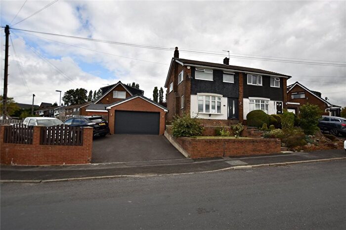 3 Bedroom Semi-Detached House For Sale In Lea View, Royton, Oldham, OL2