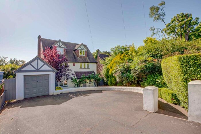 5 Bedroom Detached House For Sale In Amersham Road, High Wycombe, HP13