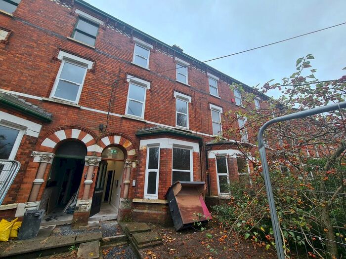 1 Bedroom Flat To Rent In South Parade, Belfast, County Antrim, BT7