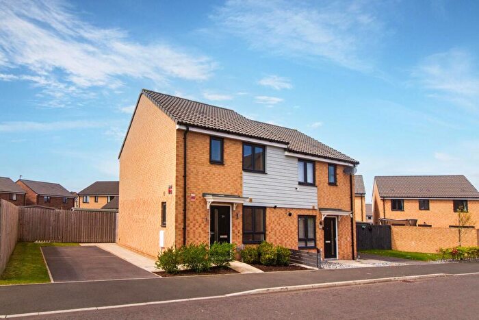 3 Bedroom Semi-Detached House For Sale In Farm Close, Holystone, Newcastle Upon Tyne, NE27
