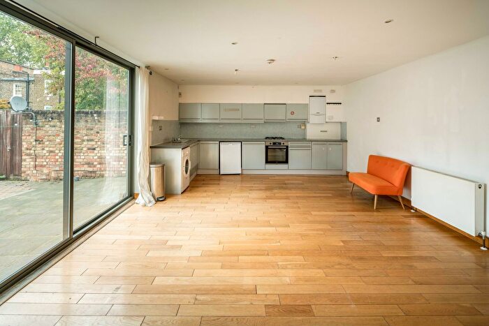 2 Bedroom Mews To Rent In Stories Mews, Stories Road, London, SE5