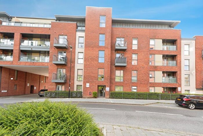 2 Bedroom Flat For Sale In John Thornycroft Road, Southampton, Hampshire, SO19