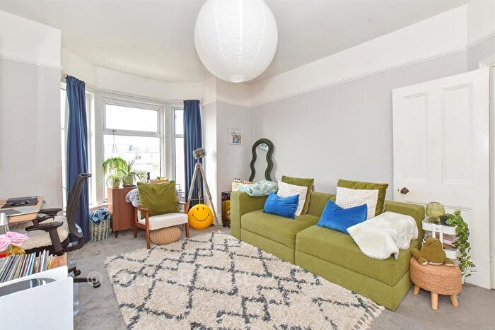 1 Bedroom Apartment For Sale In Milton Road, Southsea, Hampshire, PO4