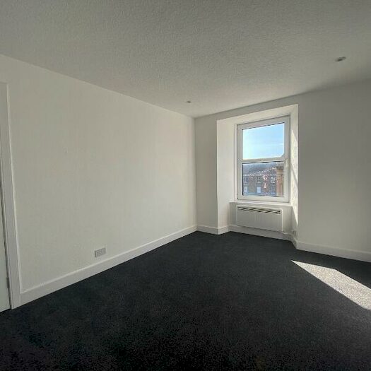 1 Bedroom Flat To Rent In James Square, Crieff, Perthshire, PH7