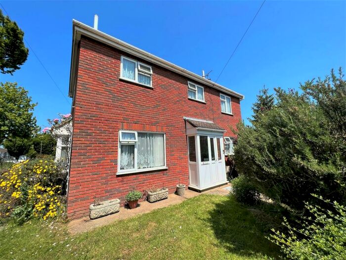 3 Bedroom House To Rent In Fairview Drive, Westcliff-On-Sea, SS0