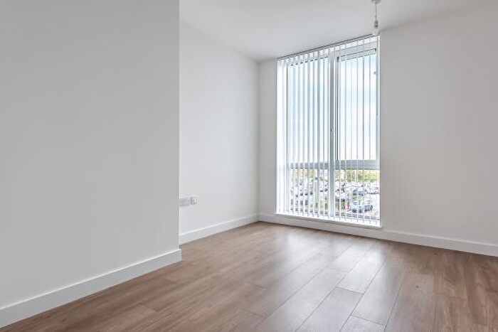 2 Bedroom Apartment To Rent In Royal Winchester House, Bracknell, RG12