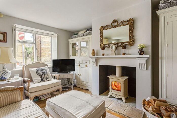 2 Bedroom Flat To Rent In Bull Lane, Winchcombe, Cheltenham, GL54