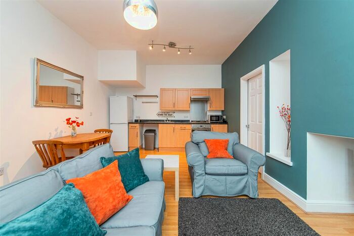 2 Bedroom Flat To Rent In Trewhitt Road, Heaton, Newcastle Upon Tyne, NE6