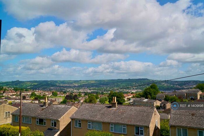 3 Bedroom Semi-Detached House To Rent In Edgeworth Road, Bath, BA2