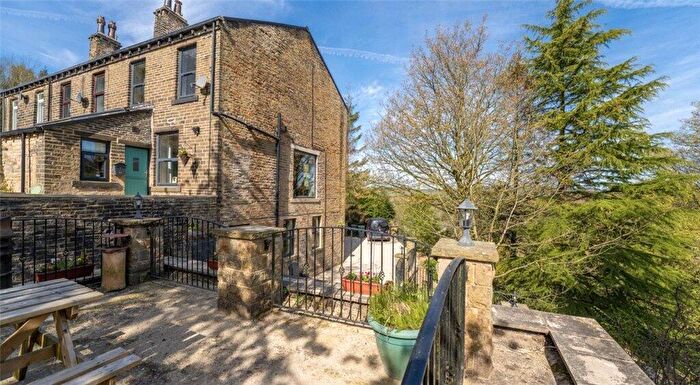 3 Bedroom End Of Terrace House For Sale In Denholme Road, Oxenhope, Keighley, West Yorkshire, BD22