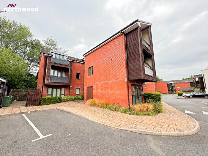 2 Bedroom Flat For Sale In Bentley Place, Wrexham, LL13