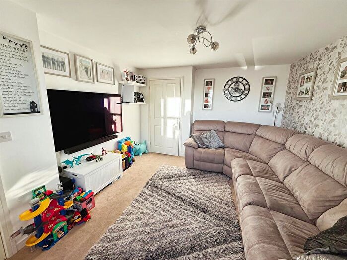 3 Bedroom Terraced House For Sale In Oyster Way, Warsop, Mansfield, NG20
