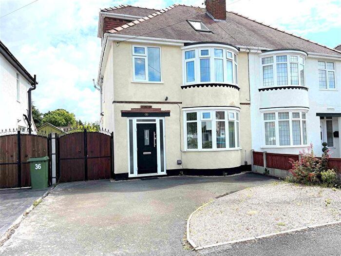 4 Bedroom Semi-Detached House To Rent In Wychbury Road, Wolverhampton, WV3