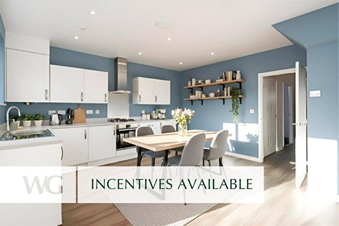 2 Bedroom Apartment For Sale In Alphington, Exeter, Devon, EX2