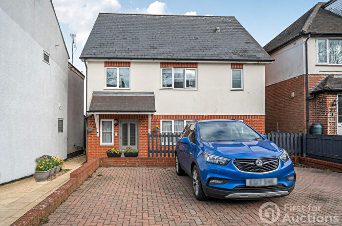 1 Bedroom Apartment For Sale In Aragon House, Yeovil Road, Farnborough, GU14