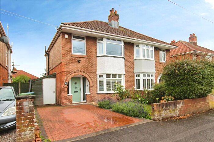 3 Bedroom Semi-Detached House For Sale In Elmes Drive, Southampton, City Of Southampton, SO15