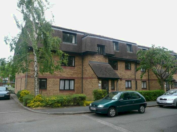 1 Bedroom Flat To Rent In Southwold Road, Watford, Hertfordshire, WD24