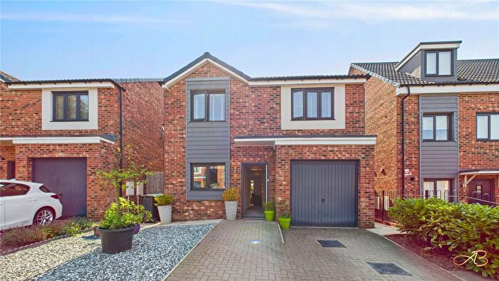 4 Bedroom Detached House For Sale In The Lawns, Middlesbrough, TS4