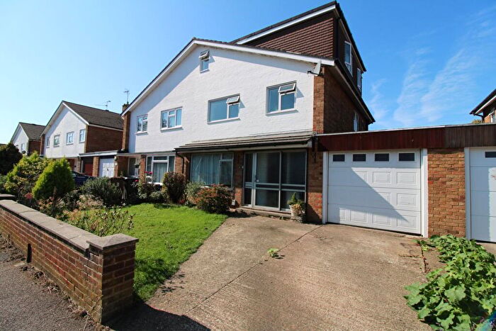 4 Bedroom Semi-Detached House For Sale In Vallansgate, Stevenage, SG2