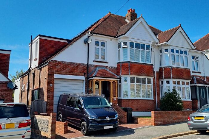 4 Bedroom Semi-Detached House To Rent In Burrill Avenue, Cosham, Portsmouth, PO6
