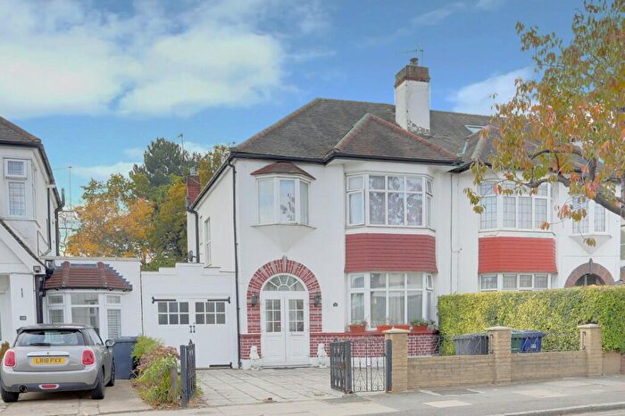 3 Bedroom Semi-Detached House To Rent In Burleigh Gardens, Southgate, N14