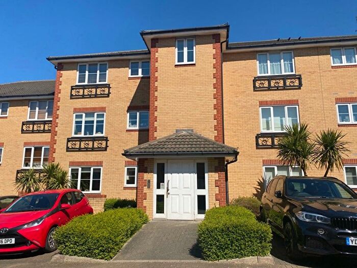 2 Bedroom Flat To Rent In Stoneleigh Road, Ilford, IG5