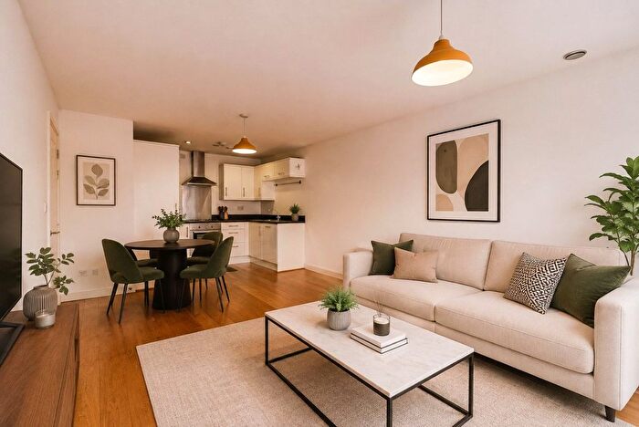 2 Bedroom Flat For Sale In Navigation Walk, Wakefield, West Yorkshire, WF1