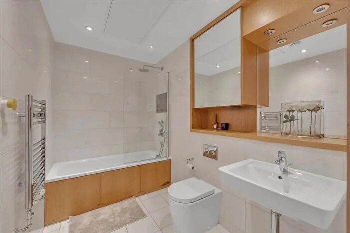 3 Bedroom Flat To Rent In Melrose Apartments, Winchester Road, Belsize Park, NW3
