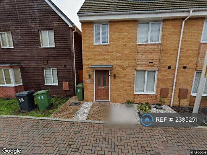 4 Bedroom Semi-Detached House To Rent In Montagu Gardens, Dartford, DA1