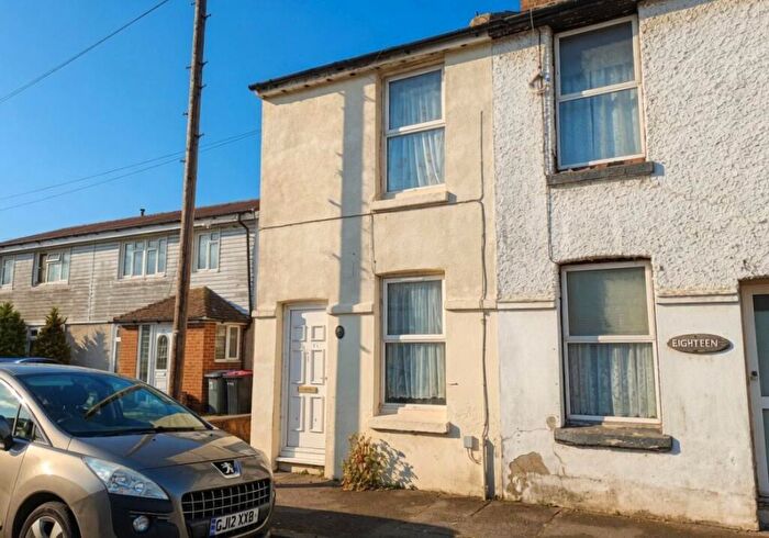 2 Bedroom End Of Terrace House For Sale In East Street, Canterbury, Kent, CT1