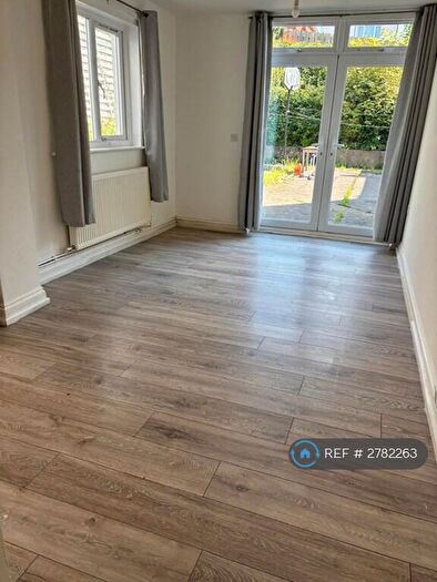 2 Bedroom Flat To Rent In Crawley Green Road, Luton, LU2