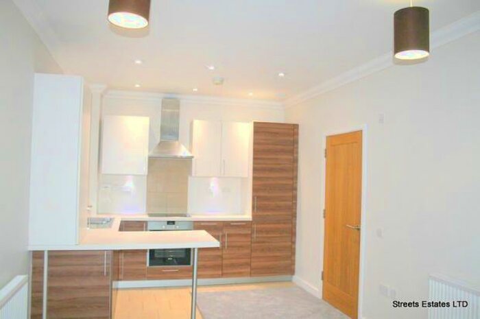 2 Bedroom Flat To Rent In Pickford Road, Bexleyheath, DA7