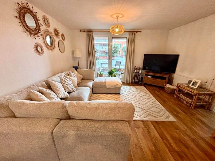 2 Bedroom Apartment For Sale In Warstone Lane, Birmingham, B18