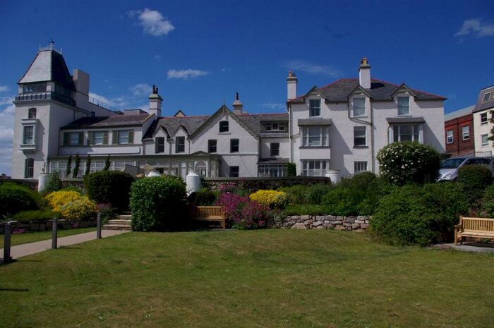 2 Bedroom Flat To Rent In The Moorings, Deganwy, LL31