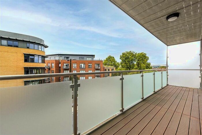 1 Bedroom Flat To Rent In London Road, Twickenham, TW1