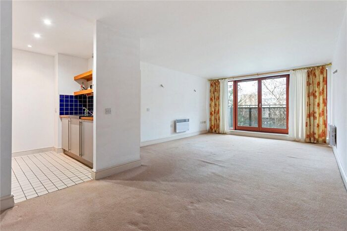 2 Bedroom Flat For Sale In Adler Street, London, E1