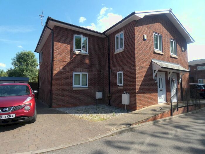 4 Bedroom Semi-Detached House To Rent In Royle Green Road, Northenden, M22