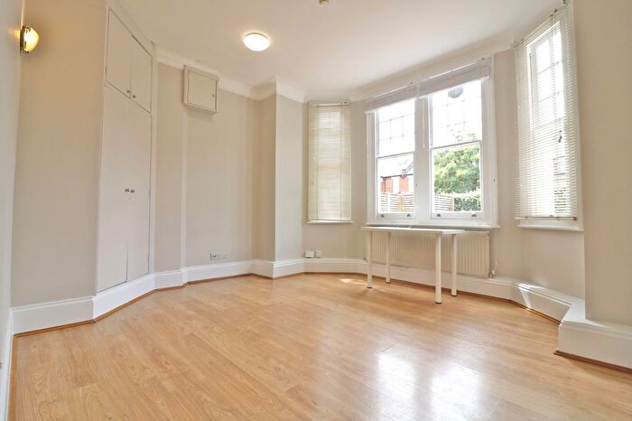 1 Bedroom Flat To Rent In Twyford Avenue, West Acton, W3