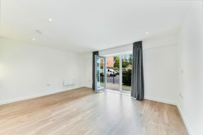 1 Bedroom Flat To Rent In Fairbank Apartments, Beaufort Park, Colindale, NW9