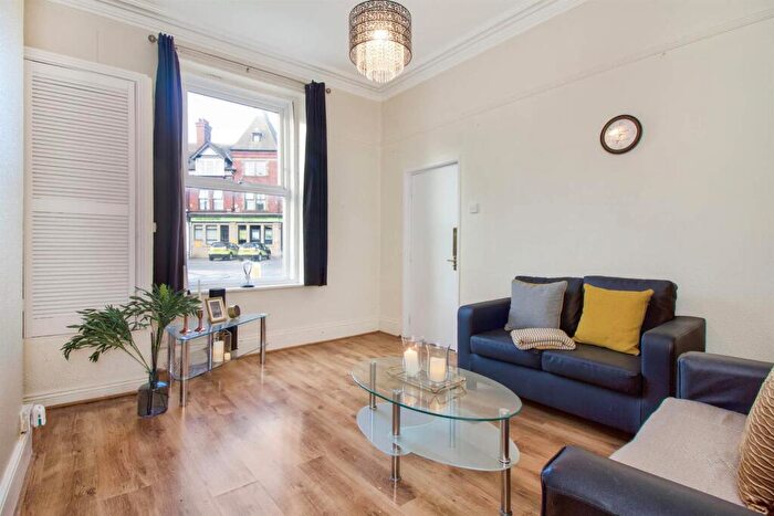 4 Bedroom Flat To Rent In Victoria Road, Hyde Park, LS6