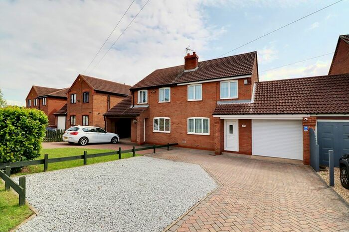 3 Bedroom Semi-Detached House For Sale In Epworth Road, Owston Ferry, DN9