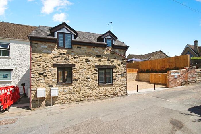 2 Bedroom Cottage To Rent In College Road, Purton, SN5
