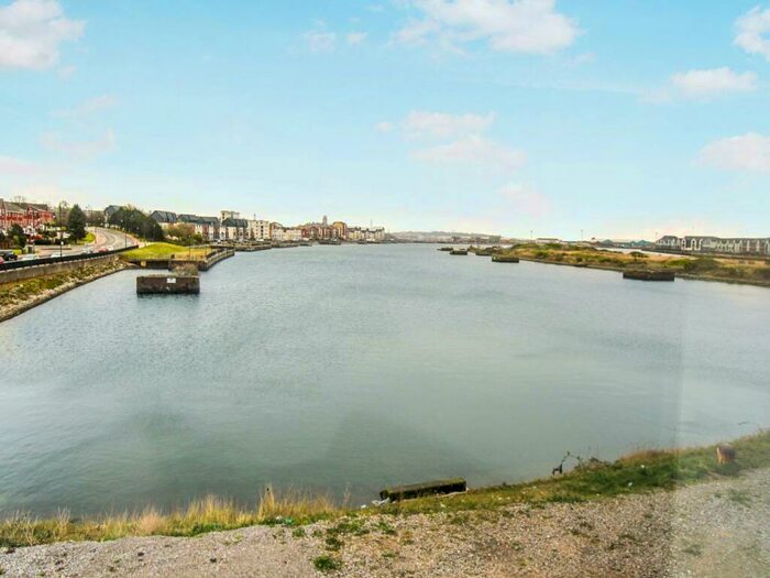 2 Bedroom Flat To Rent In Neptune Road, Barry, Vale Of Glamorgan, CF62