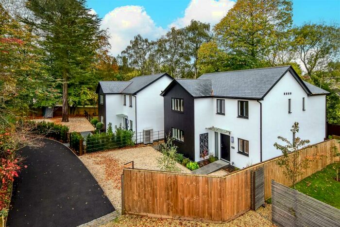 4 Bedroom Detached House To Rent In Kingshill Way, Berkhamsted, HP4
