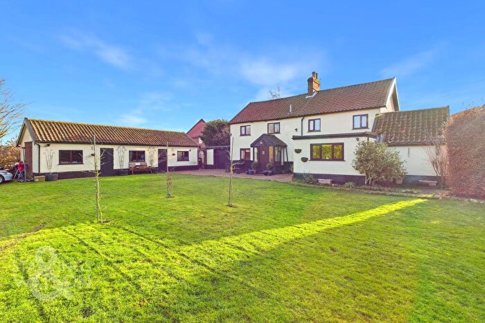 5 Bedroom Detached House For Sale In Rightup Lane, Wymondham, NR18