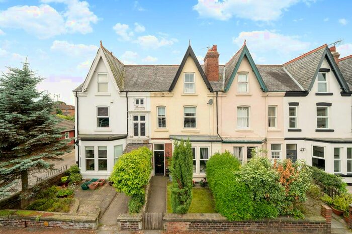 4 Bedroom Terraced House To Rent In West Lea Avenue, Harrogate, HG2